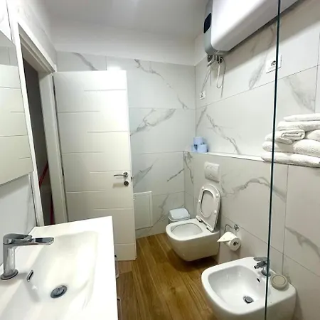 Ledia's Apartament *
