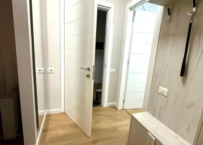 Ledia's * ティラナ