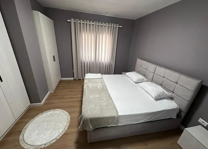 Ledia's * ティラナ